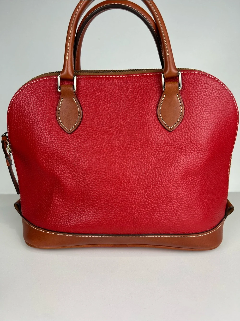 DOONEY & BOURKE PEBBLE GRAIN LEATHER DOME ZIP TOP RED AND TAN CROSSBODY HANDBAG